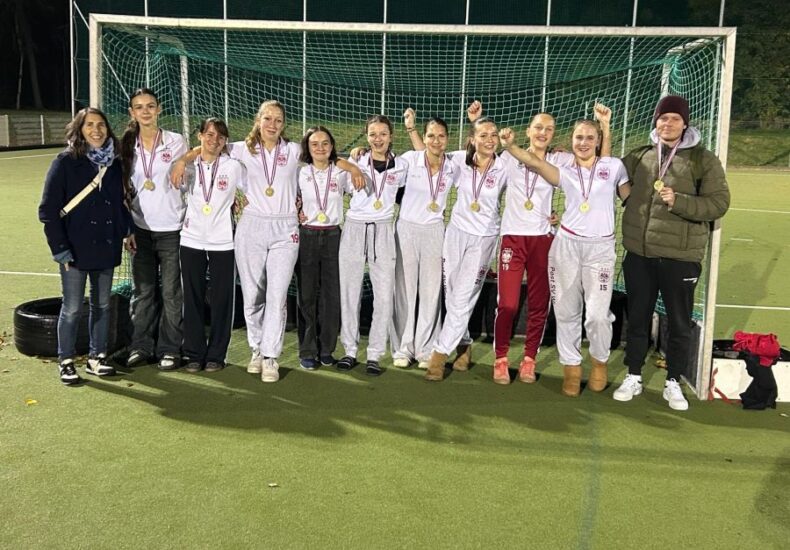 Gold im Hockey5s-Bewerb